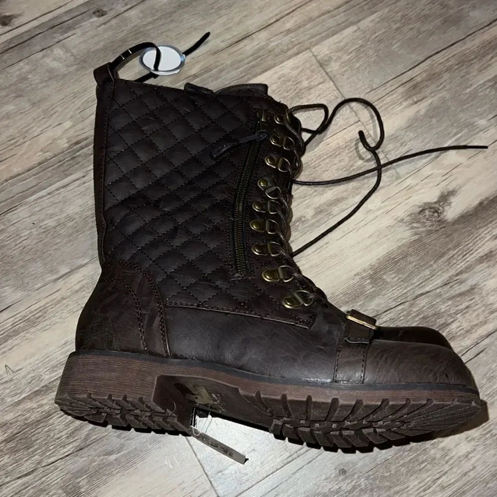 Daily Shoes 